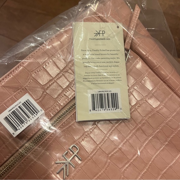 NWT Freshly Picked Rose Minimal Water Resistant Faux Leather Diaper Backpack - Picture 11 of 11